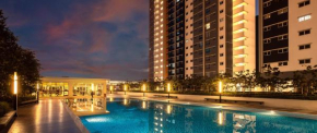 Alanis 2 BR near KLIA KLIA2 Airport Sepang FREE Wifi Pool Gym
